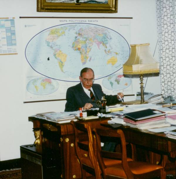 Krzysztof Skubiszewski w Ministerstwie Spraw Zagranicznych (fot. Piotr Skubiszewski, maj 1992)